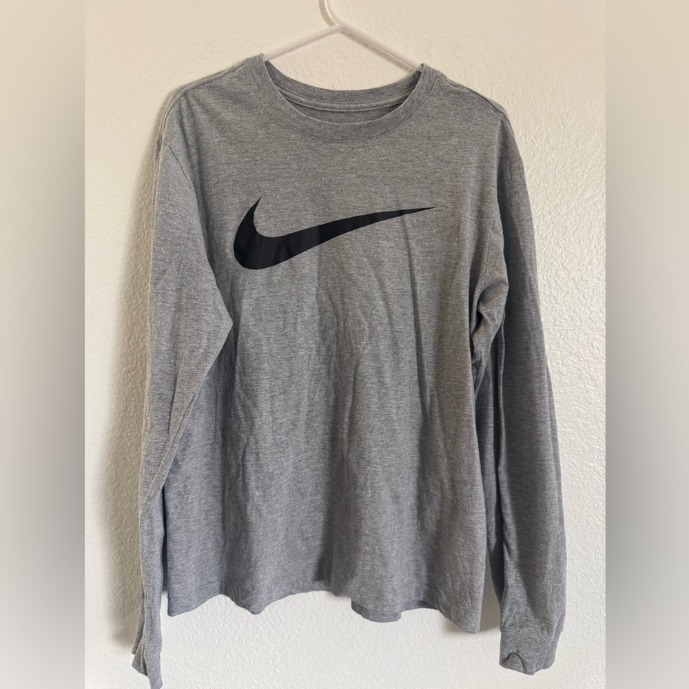 Nike Long Sleeved Shirt SZ M